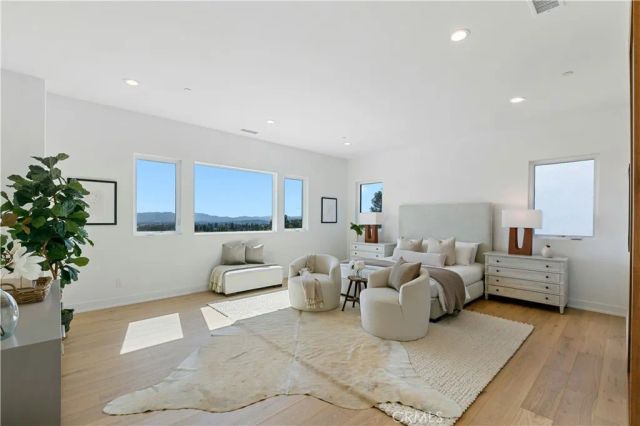 20500 Edgewood Court, Chatsworth, CA 91311