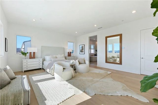 20500 Edgewood Court, Chatsworth, CA 91311