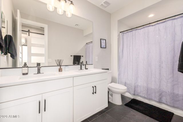 1946 W HORSETAIL Trail, Phoenix, AZ 85085