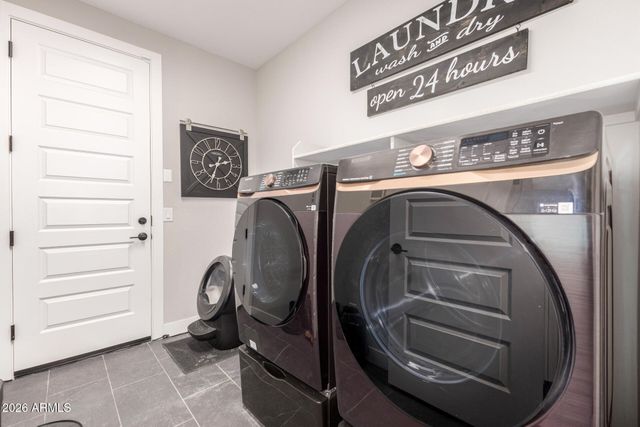 1946 W HORSETAIL Trail, Phoenix, AZ 85085