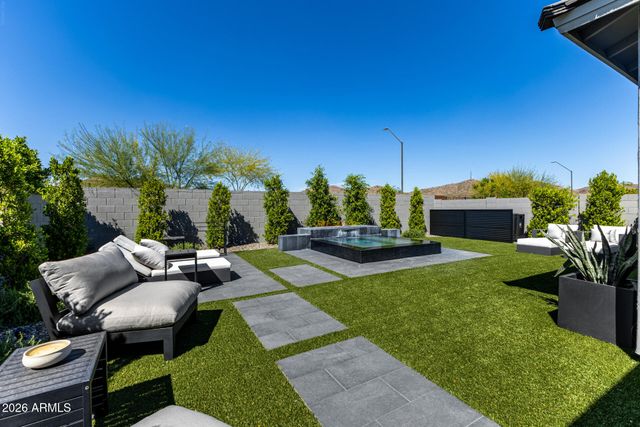 1946 W HORSETAIL Trail, Phoenix, AZ 85085