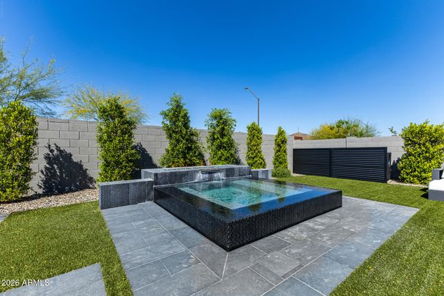 1946 W HORSETAIL Trail, Phoenix, AZ 85085