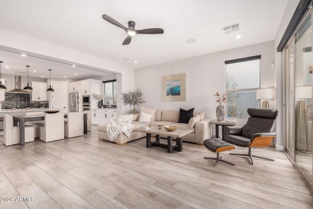 1946 W HORSETAIL Trail, Phoenix, AZ 85085