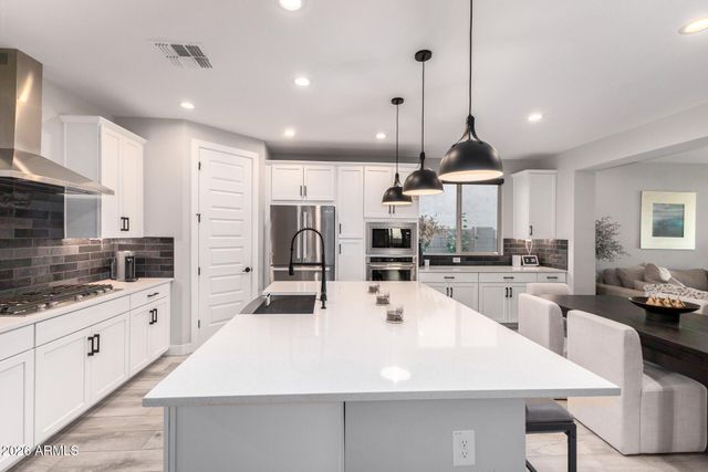 1946 W HORSETAIL Trail, Phoenix, AZ 85085