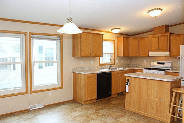 2722 W PARK Lane, Erie, PA 16506