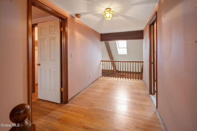 2 Georgian Terrace, Colonie, NY 12211