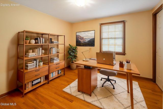 2 Georgian Terrace, Colonie, NY 12211