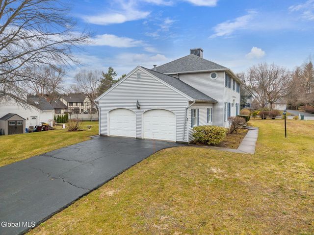 2 Georgian Terrace, Colonie, NY 12211