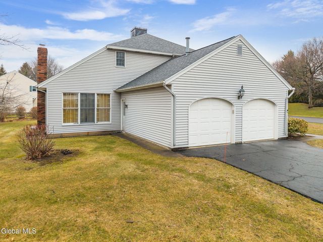 2 Georgian Terrace, Colonie, NY 12211