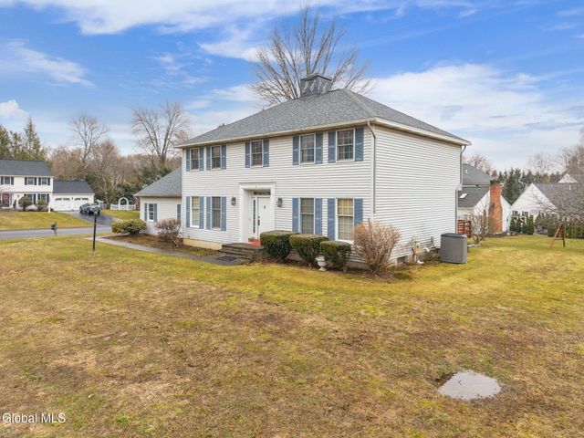 2 Georgian Terrace, Colonie, NY 12211