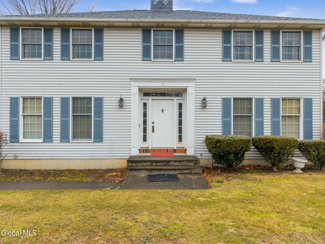 2 Georgian Terrace, Colonie, NY 12211