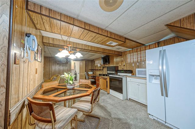 422 Woodrift Ln, Pleasant Hills, PA 15236