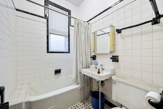 2510 N Rockwell Street, Chicago, IL 60647