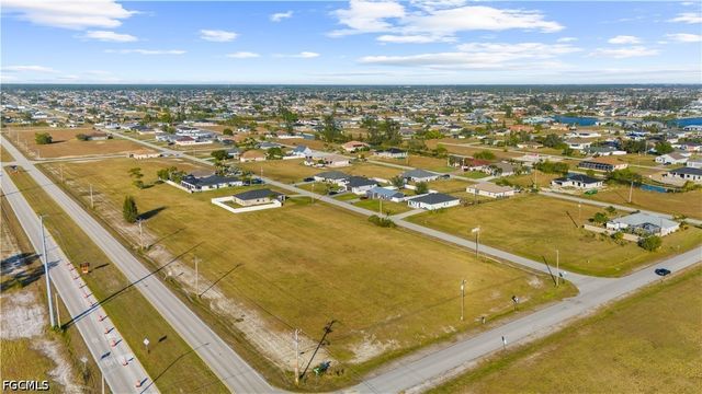 1614 NE Juanita PL, Cape Coral, FL 33909