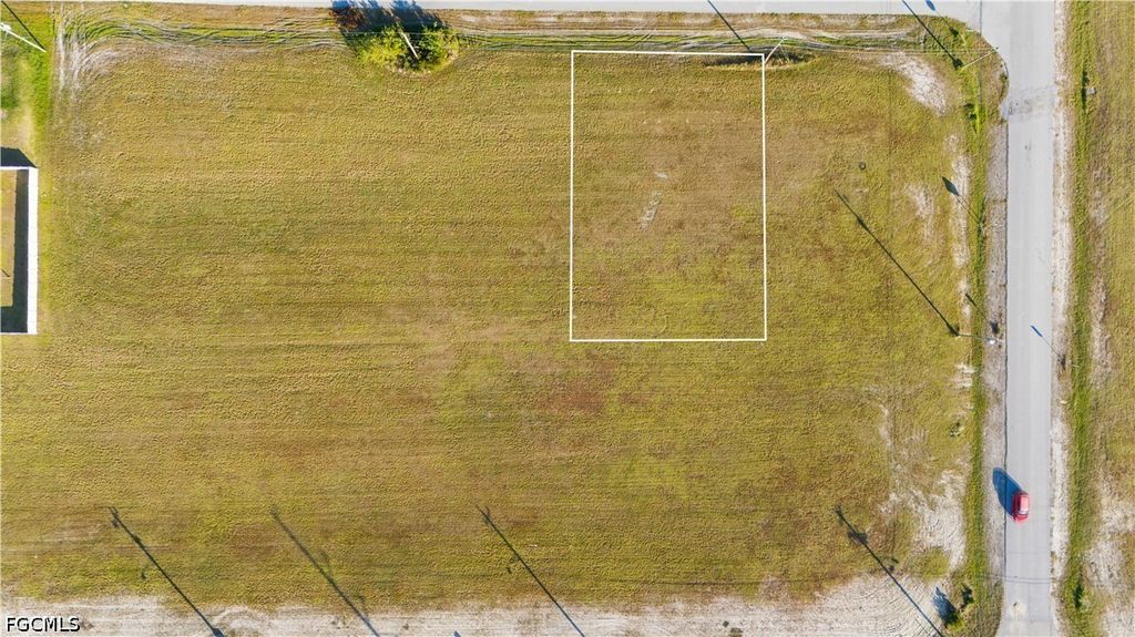 1614 NE Juanita PL, Cape Coral, FL 33909