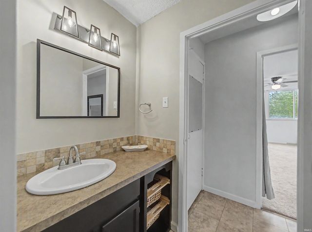 1100 Erie Ave Unit 704, Evansville, IN 47715