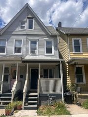 35 Bennett St, Phillipsburg Town, NJ 08865