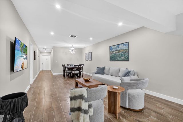 1101 Cactus Terrace 204, Delray Beach, FL 33445