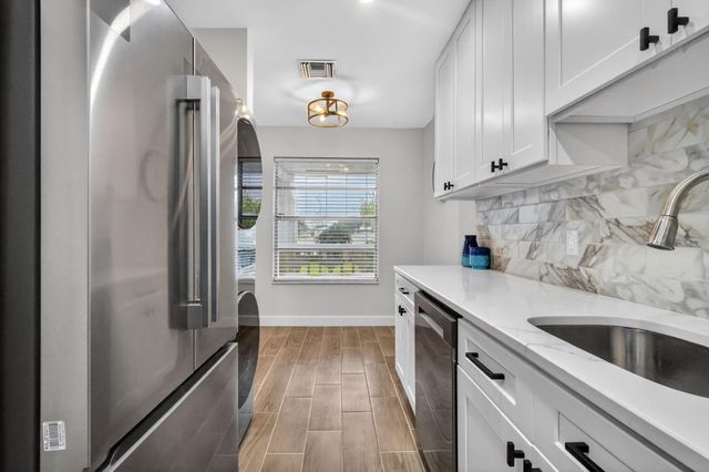 1101 Cactus Terrace 204, Delray Beach, FL 33445