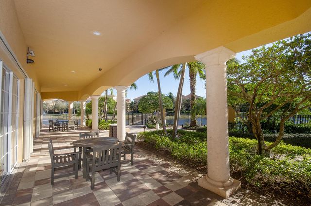 11860 Valencia Gardens Avenue, Palm Beach Gardens, FL 33410