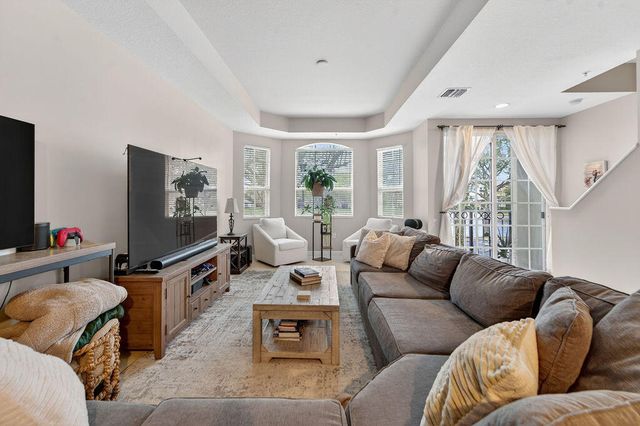 11860 Valencia Gardens Avenue, Palm Beach Gardens, FL 33410