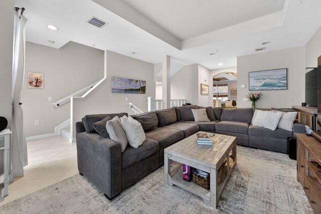 11860 Valencia Gardens Avenue, Palm Beach Gardens, FL 33410