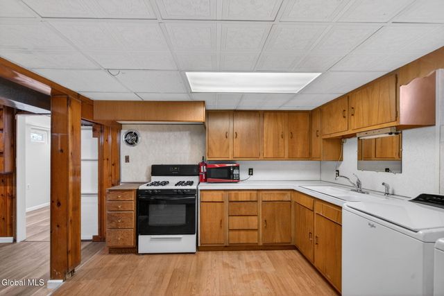 1087 Laura Street, Rotterdam, NY 12306