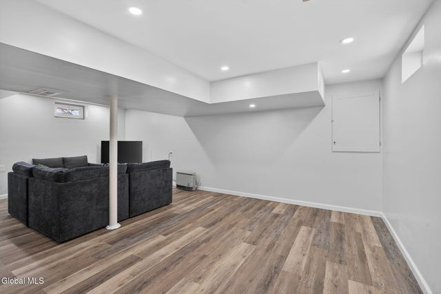 1087 Laura Street, Rotterdam, NY 12306