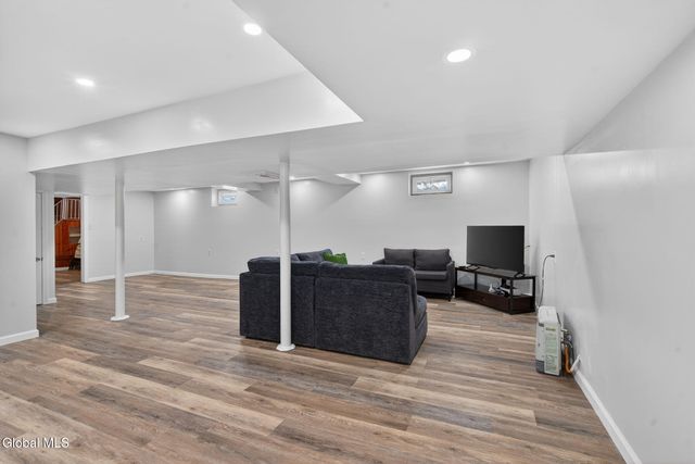 1087 Laura Street, Rotterdam, NY 12306