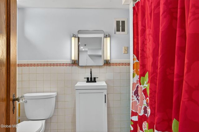 1087 Laura Street, Rotterdam, NY 12306