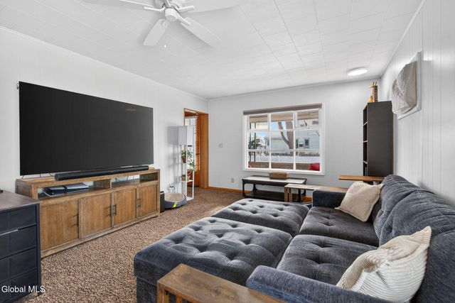 1087 Laura Street, Rotterdam, NY 12306