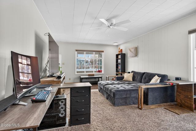 1087 Laura Street, Rotterdam, NY 12306