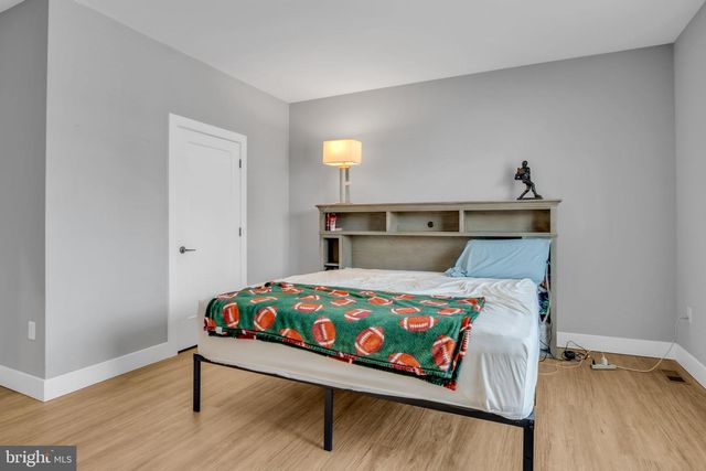 215 ESTATE DR, Mechanicsburg, PA 17055