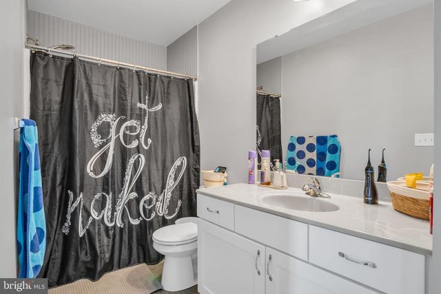 215 ESTATE DR, Mechanicsburg, PA 17055