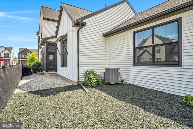 215 ESTATE DR, Mechanicsburg, PA 17055