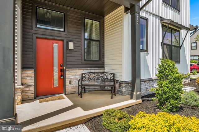 215 ESTATE DR, Mechanicsburg, PA 17055