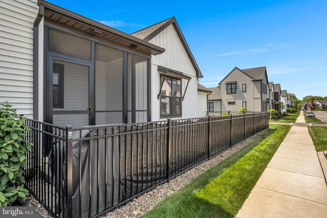 215 ESTATE DR, Mechanicsburg, PA 17055
