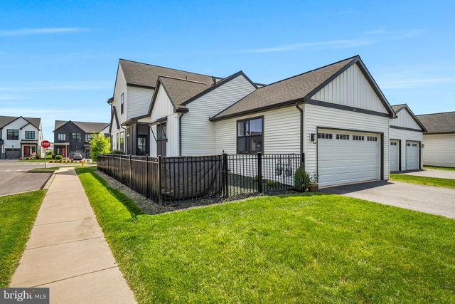 215 ESTATE DR, Mechanicsburg, PA 17055