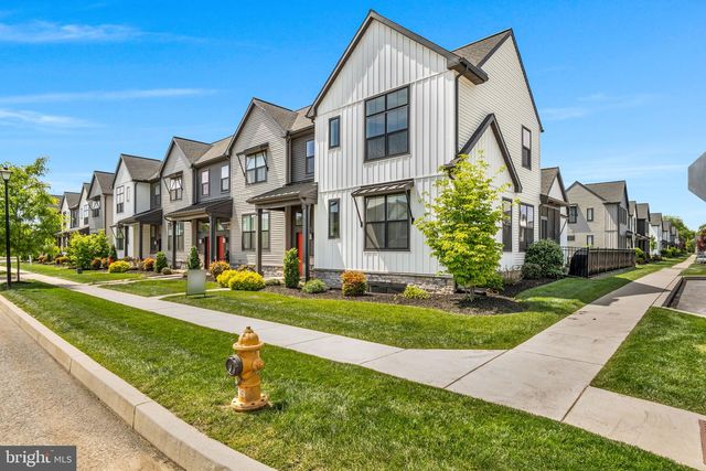 215 ESTATE DR, Mechanicsburg, PA 17055