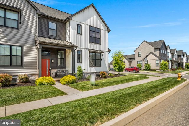 215 ESTATE DR, Mechanicsburg, PA 17055