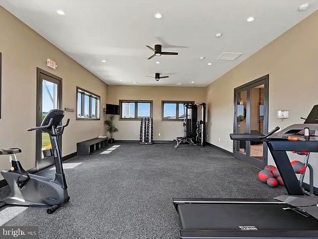 215 ESTATE DR, Mechanicsburg, PA 17055