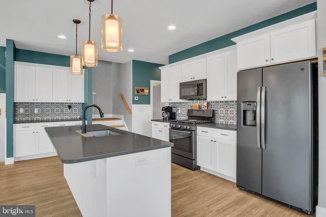 215 ESTATE DR, Mechanicsburg, PA 17055