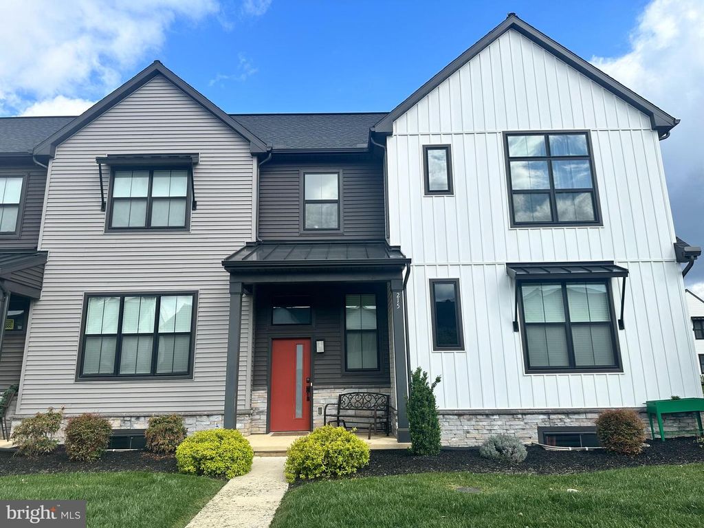 215 ESTATE DR, Mechanicsburg, PA 17055