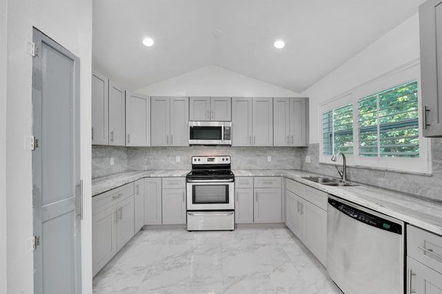 724 Avenue Chaumont, Delray Beach, FL 33445