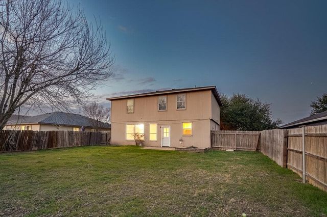 201 Creek Ledge DR, Hutto, TX 78634