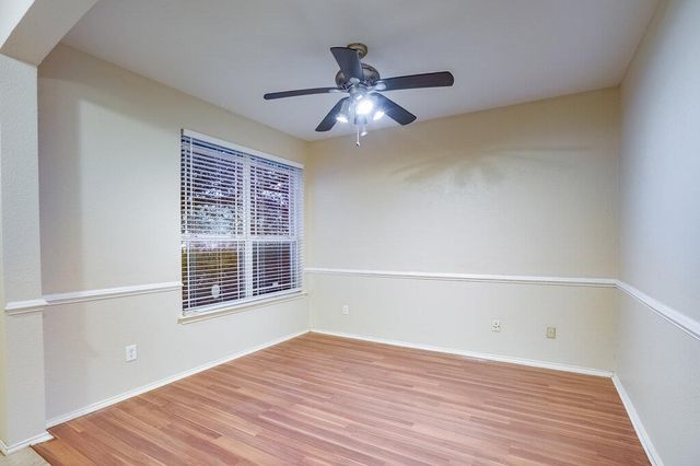 201 Creek Ledge DR, Hutto, TX 78634