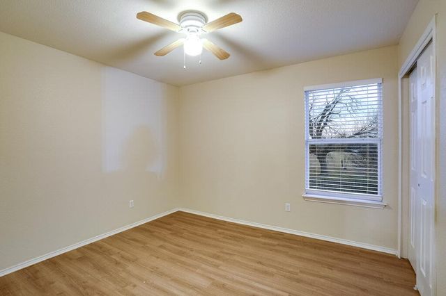 201 Creek Ledge DR, Hutto, TX 78634