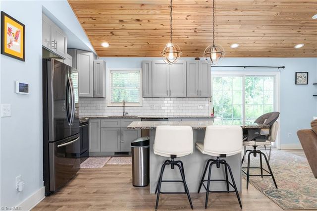 1433 Durham Meadows Drive, Burlington, NC 27217
