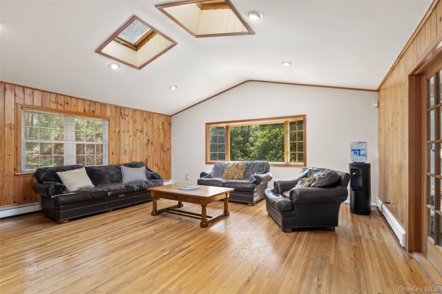 2 Lalli Drive, Katonah, NY 10536