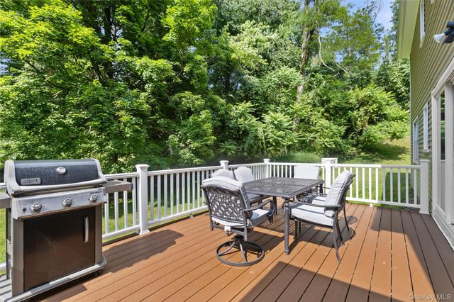 2 Lalli Drive, Katonah, NY 10536